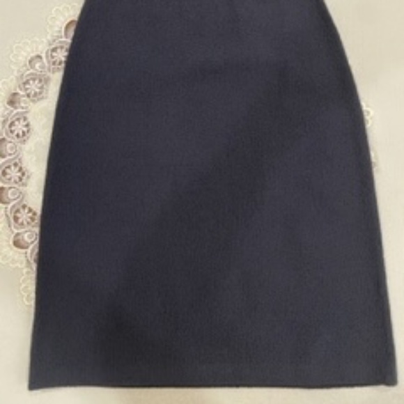 St John knit Skirt, size 4, Black - Picture 2 of 4
